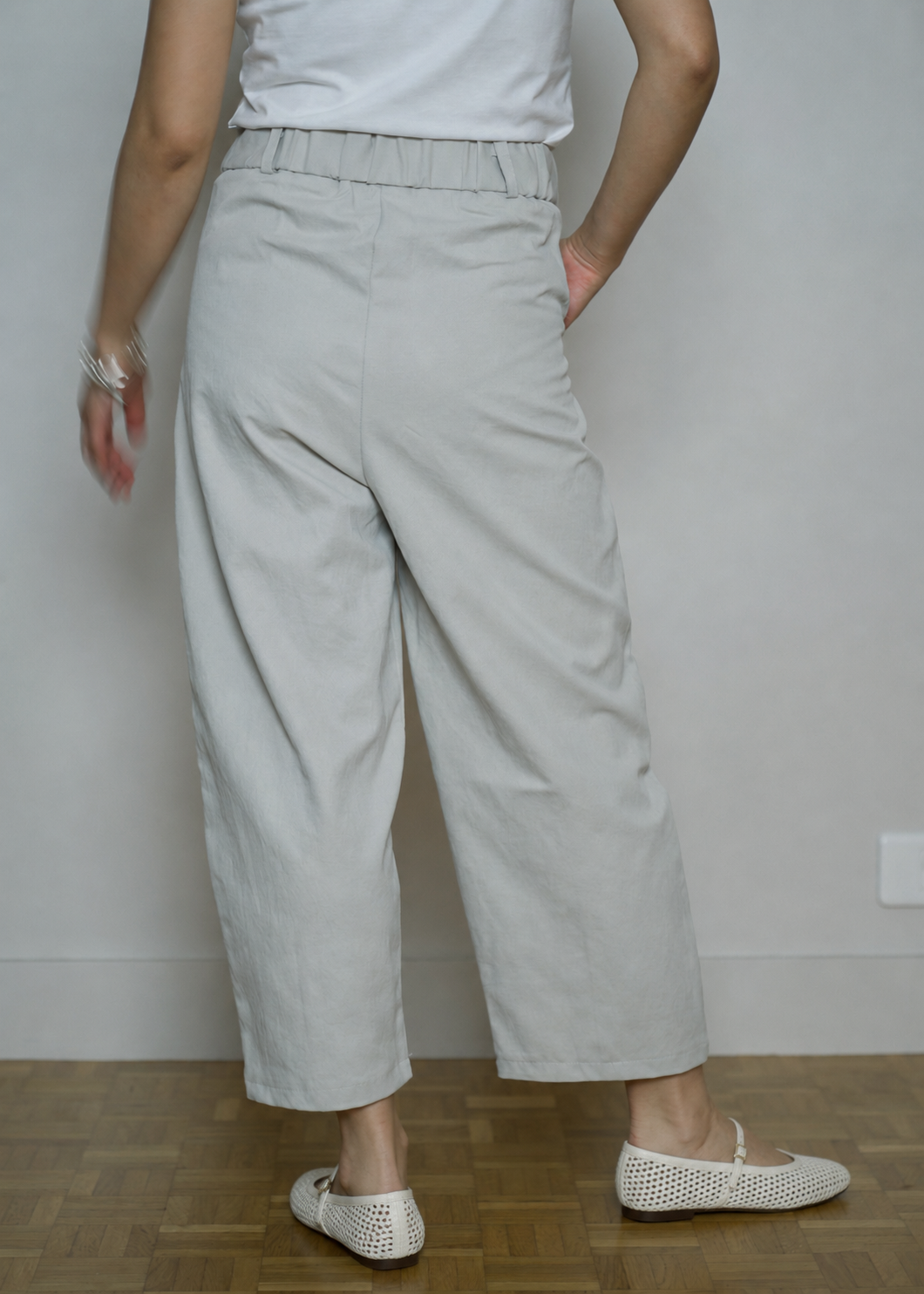 ABBY WHITE GREY CURVE LEGS PETITE WOMEN TROUSERS